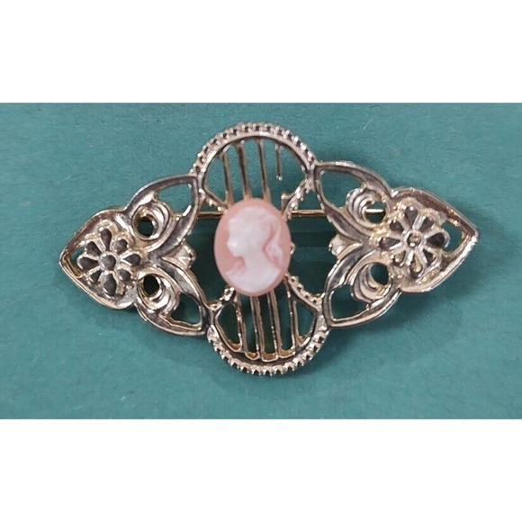 cameo Jewelry - Cameo Gold Brooch Vintage Gold